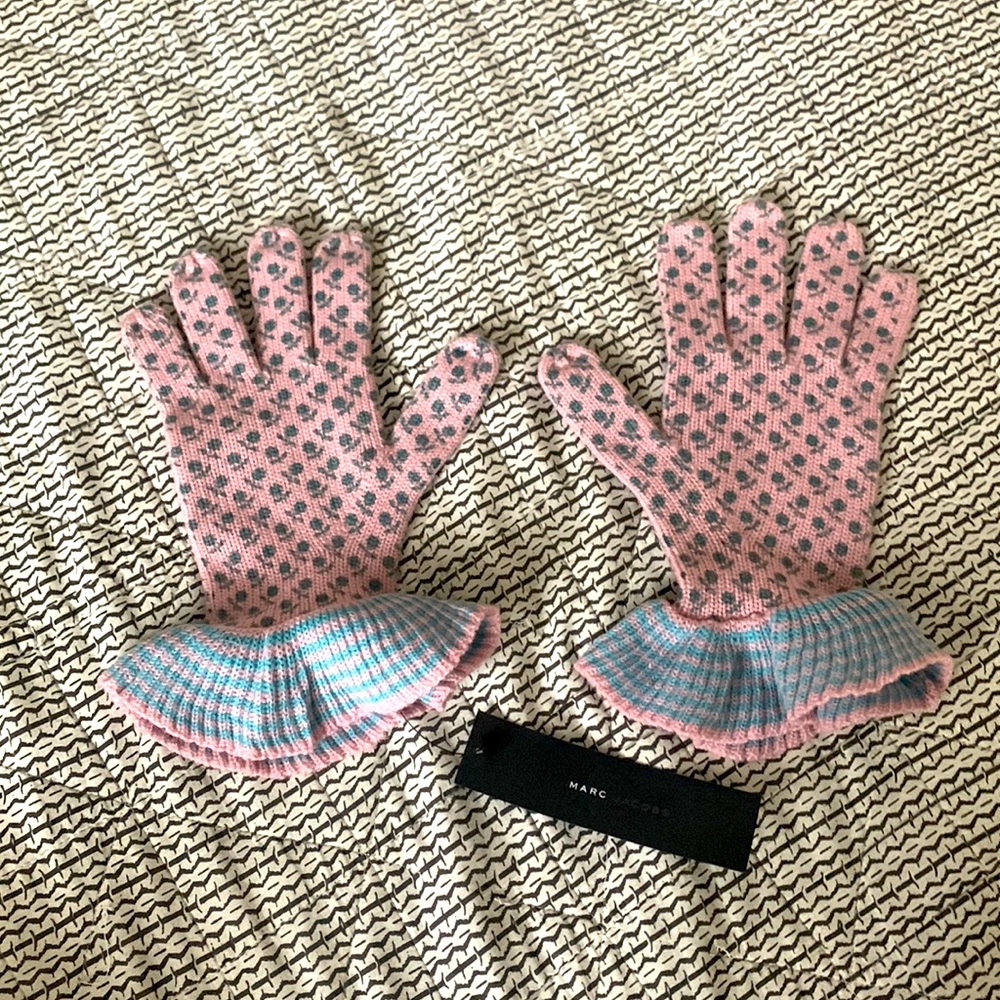 Marc Jacobs knit gloves